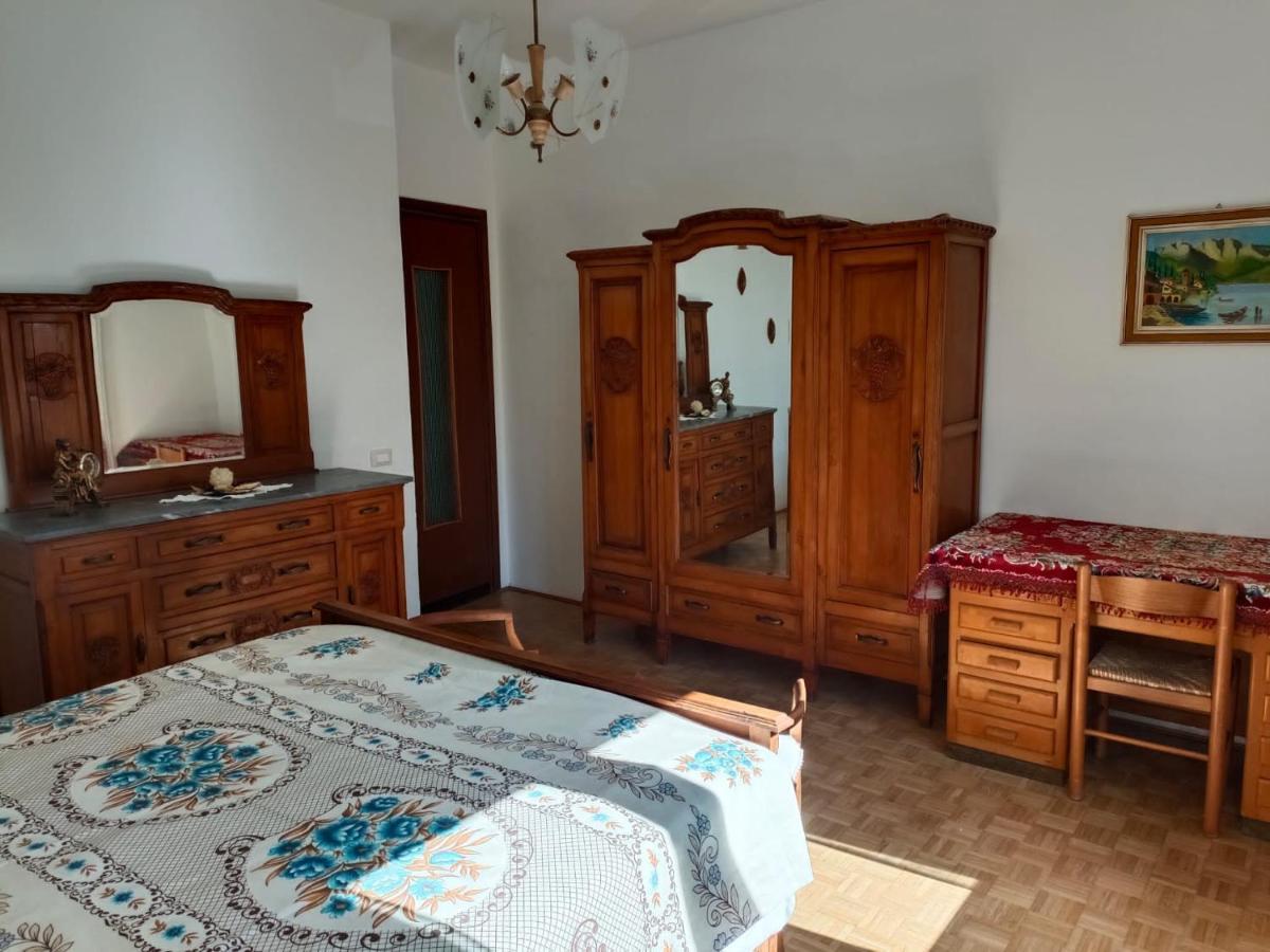 Appartamento Doppi Bagni Sei Posti Letto วิเวโรเน ภายนอก รูปภาพ