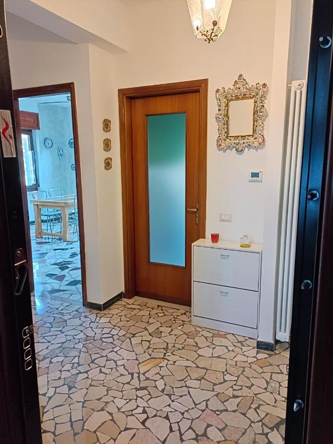 Appartamento Doppi Bagni Sei Posti Letto วิเวโรเน ภายนอก รูปภาพ