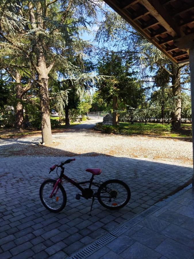 Appartamento Doppi Bagni Sei Posti Letto วิเวโรเน ภายนอก รูปภาพ