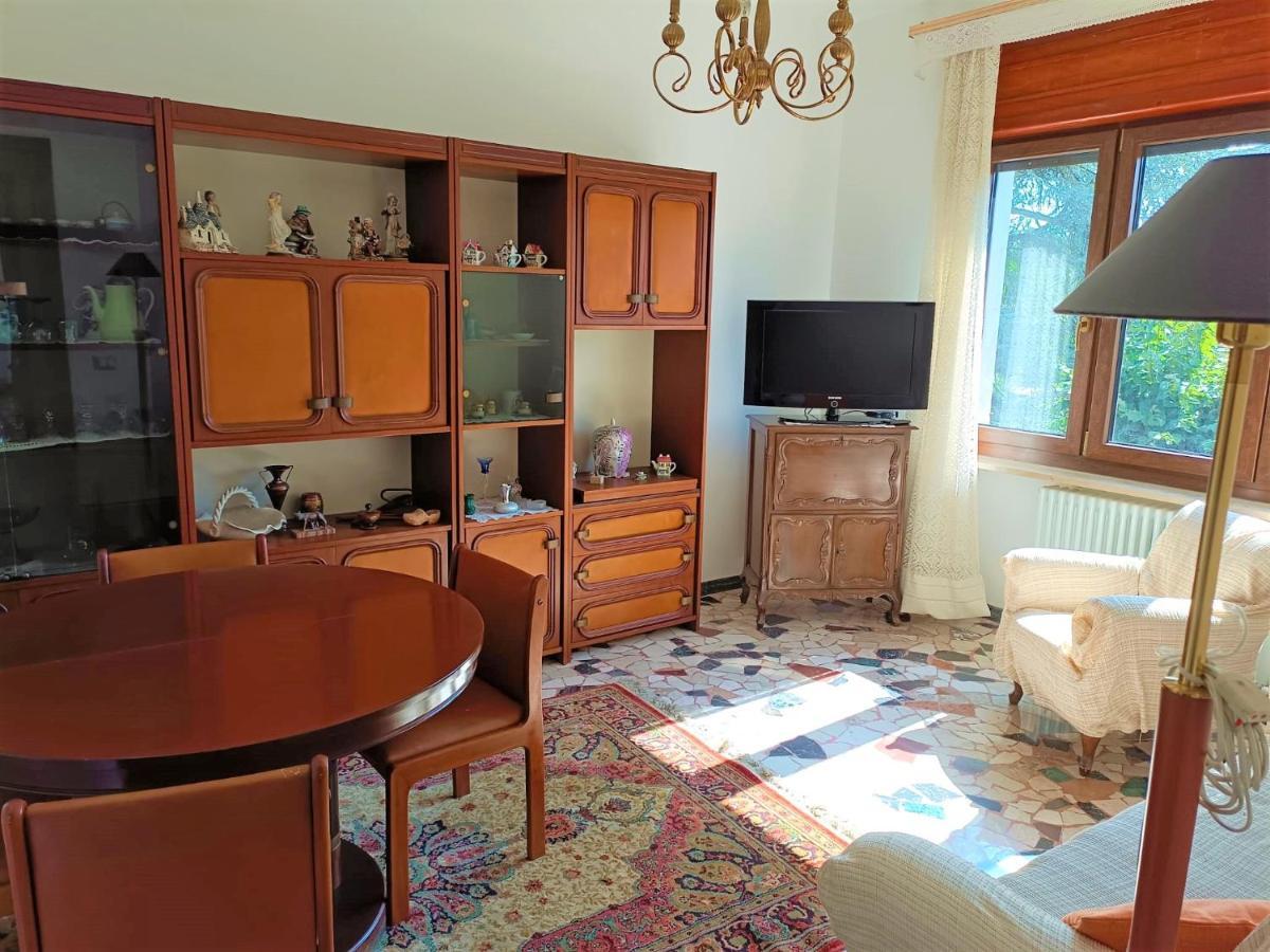 Appartamento Doppi Bagni Sei Posti Letto วิเวโรเน ภายนอก รูปภาพ