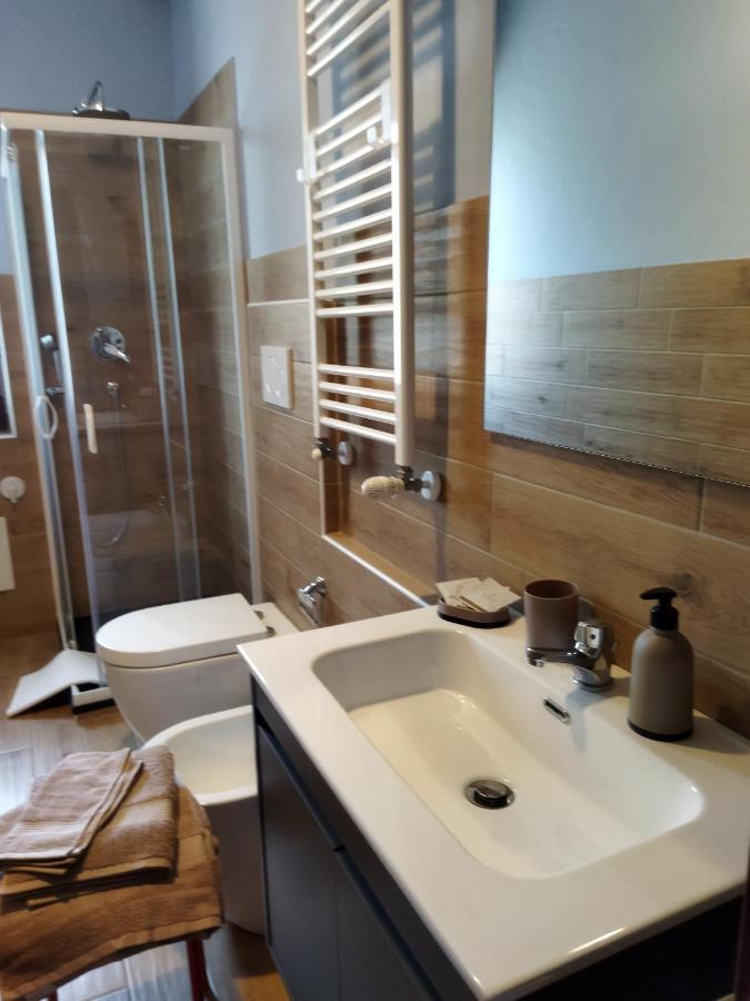 Appartamento Doppi Bagni Sei Posti Letto วิเวโรเน ภายนอก รูปภาพ